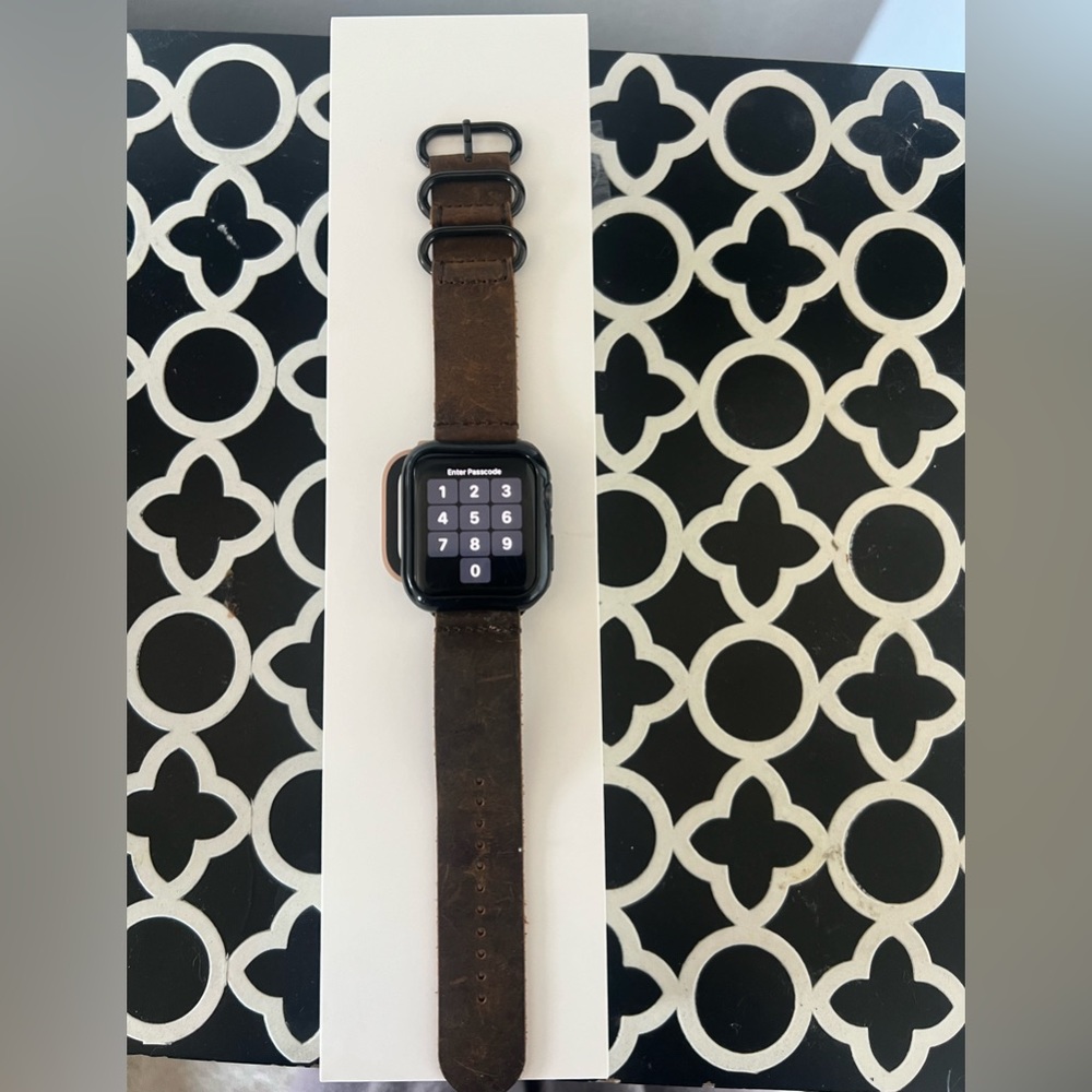 Apple Watch Series 3 44mm + GPS / Cellular